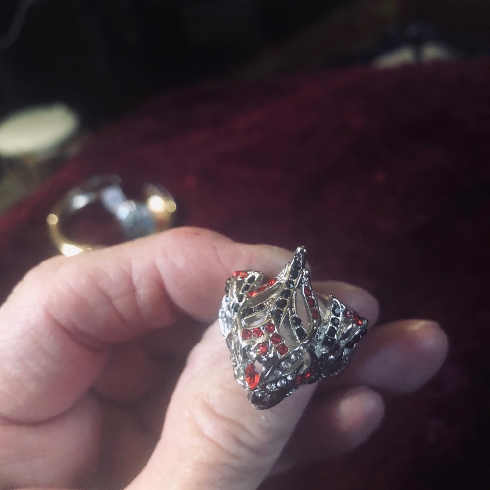 Mid Evil Ring - Picture 5 of 6